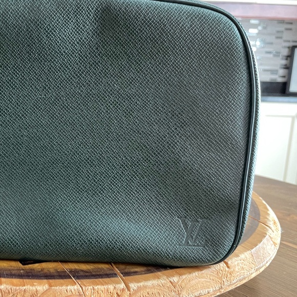 SOLD to Collector in Victoria!! Louis Vuitton Taiga Trousse Toilette Bagp - Picture 3 of 11